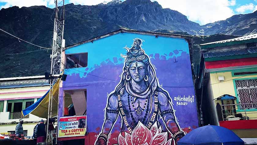 Pune's Artist Nilesh's Wall Art Becomes Center of Attraction At Kedarnath