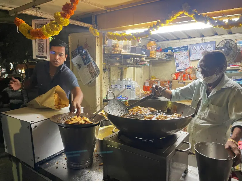 Parmar Kaka's savoury fried pav pattice at just Rs. 8!