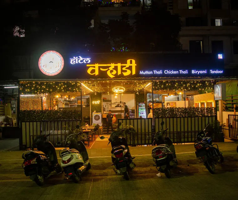 Craving for 'Assal Varhadi Jevan' in PCMC? Here's the best place!