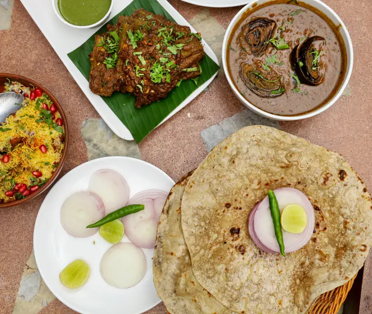 This Pune restaurant serves Alu Wadi in Kala Masala & it's a hit!
