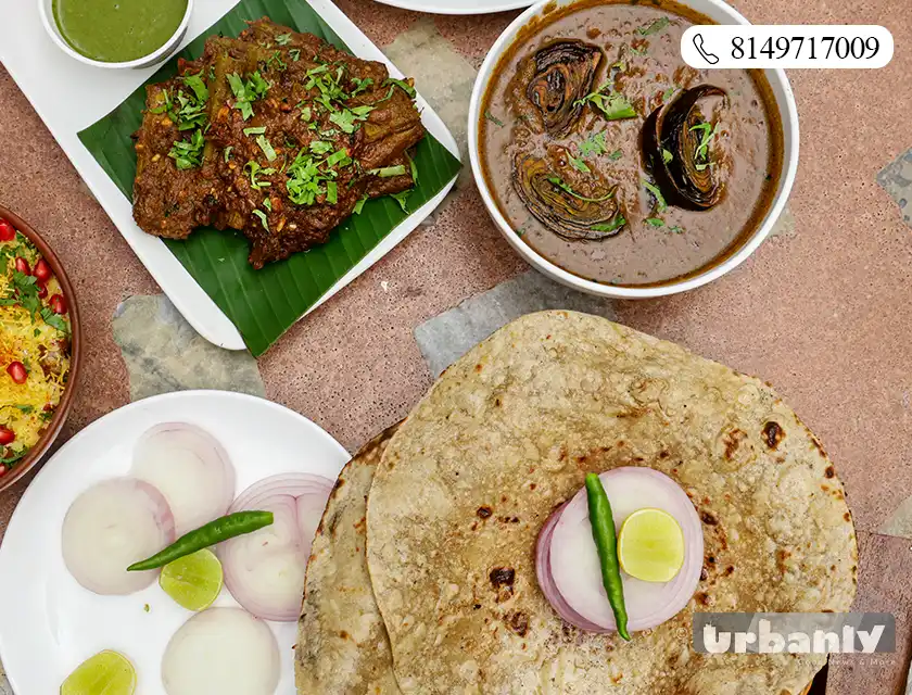 This Pune restaurant serves Alu Wadi in Kala Masala & it's a hit!
