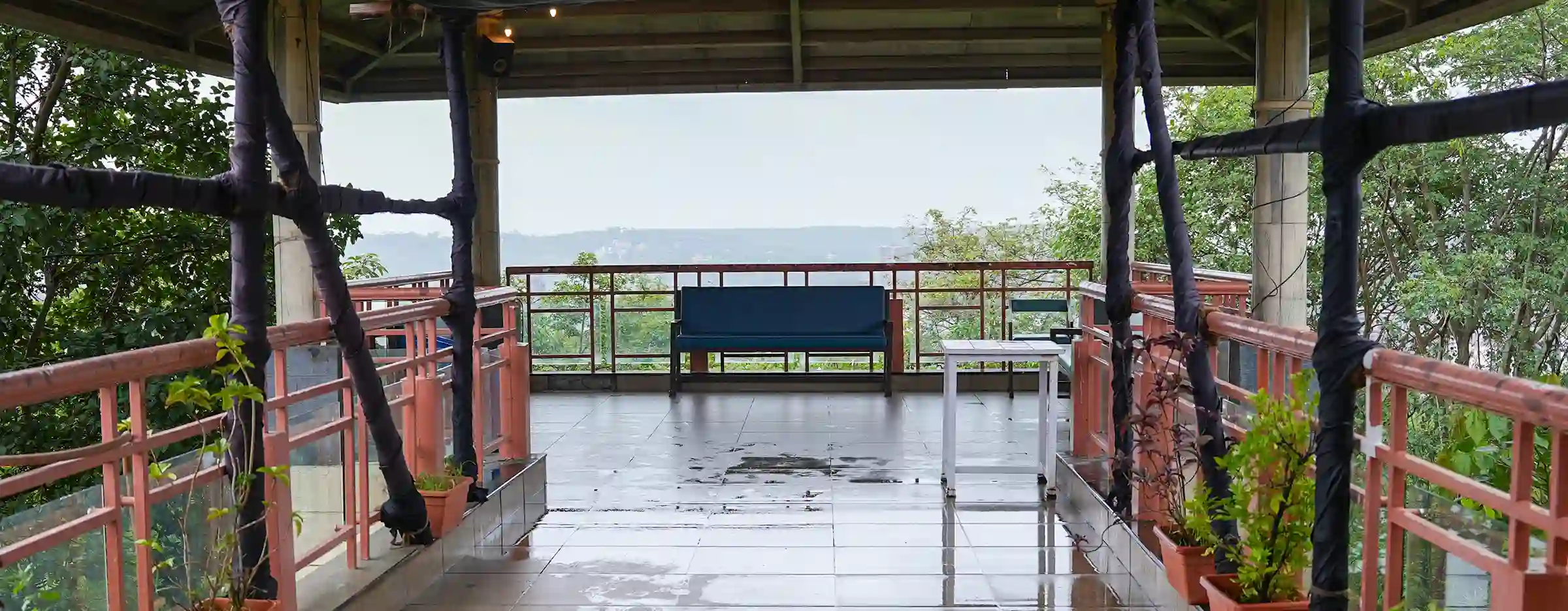 The Cliff: Restaurant with Best views just 15 minutes from Kothrud!