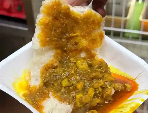 Stop at this small cart in Kothrud for a plate of homely Kheema pav!
