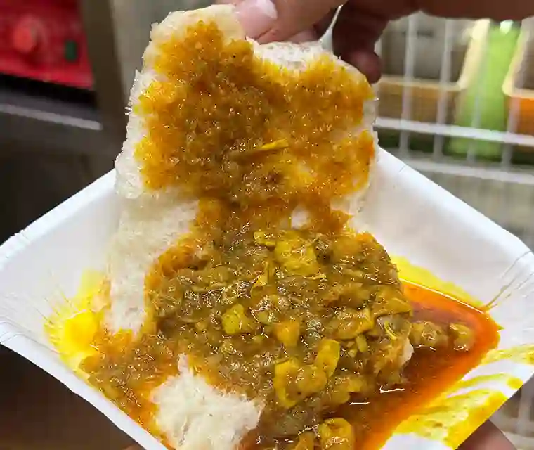 Stop at this small cart in Kothrud for a plate of homely Kheema pav!