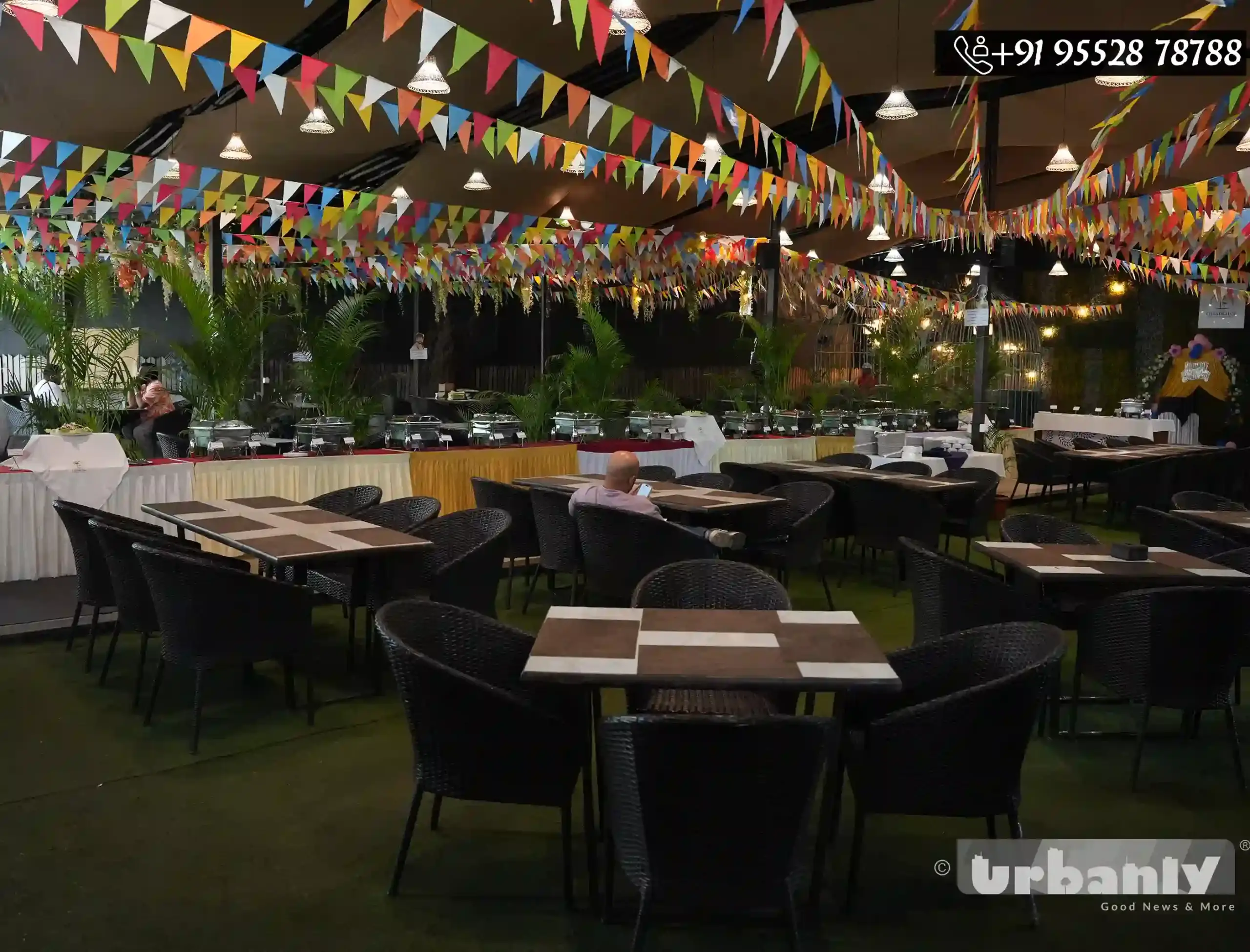 This restaurant in Karvenagar, Pune is THE spot for Akhad feast!