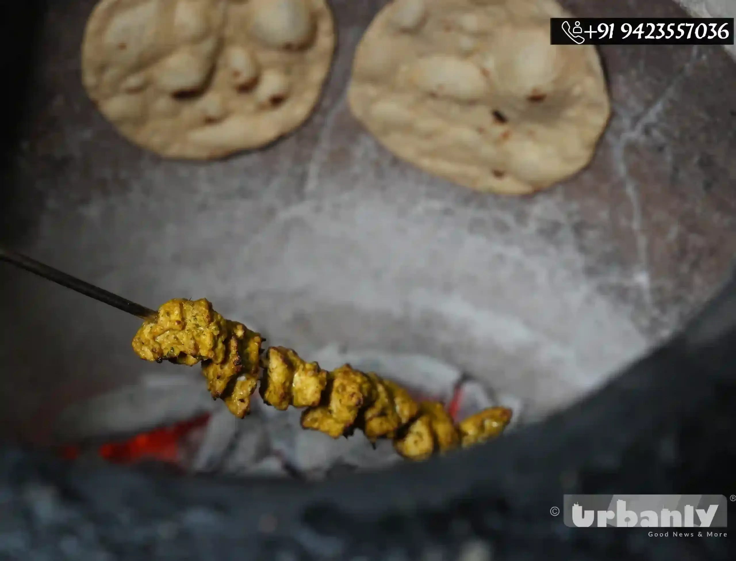 Pune's 27 yr old hidden gem in Aundh serves Delhi butter chicken!
