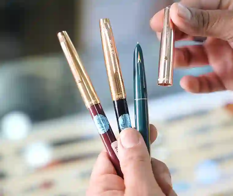 Leader Stationers Aundh has Pune’s best pens, inks & art supplies!