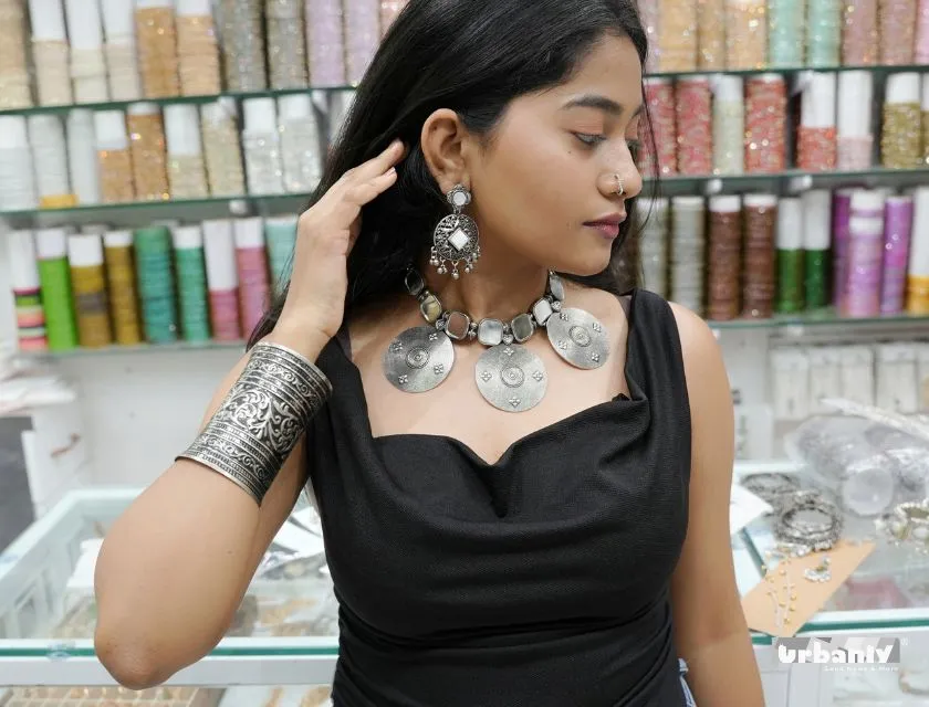 This shop is a hidden gem for Navratri jewellery in Camp, Pune!